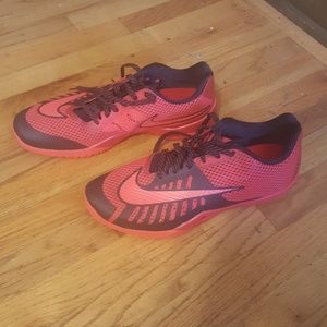Nike HyperLive